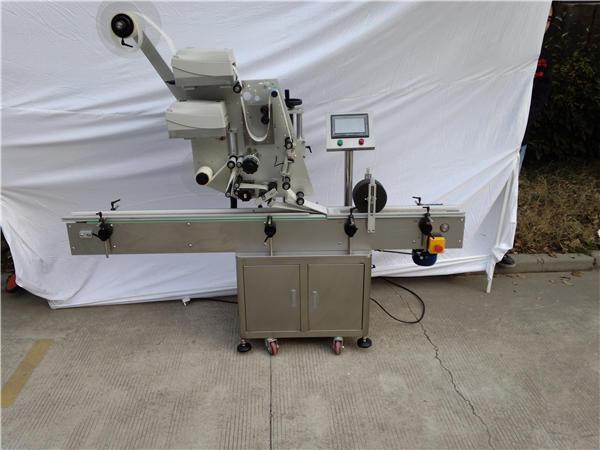 Etichettatrice automatica dell'aereo dell'autoadesivo per la bottiglia piana 