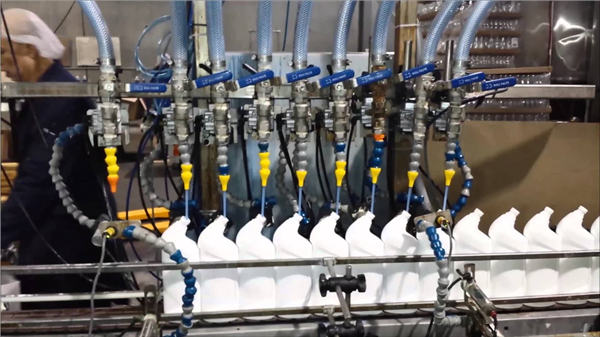 Riempitrice di candeggina di tipo lineare completamente automatica