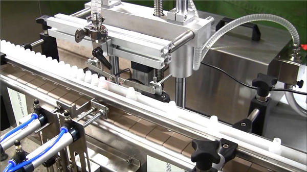 Riempitrice automatica di bottiglie di liquido elettronico ad alta velocità