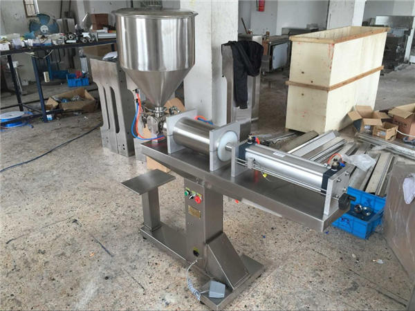 Riempitrice semi-automatica per miele a testa singola