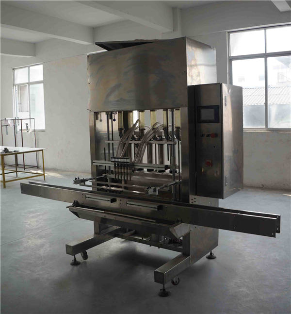 Riempitrice di bottiglie di olio essenziale