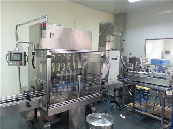 Riempitrice di olio lubrificante automatica completa